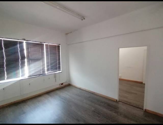 56M² OFFICE TO LET IN PAARDEN EILAND
